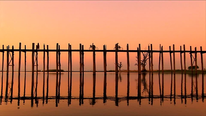 Pont U-Bein au coucher du soleil