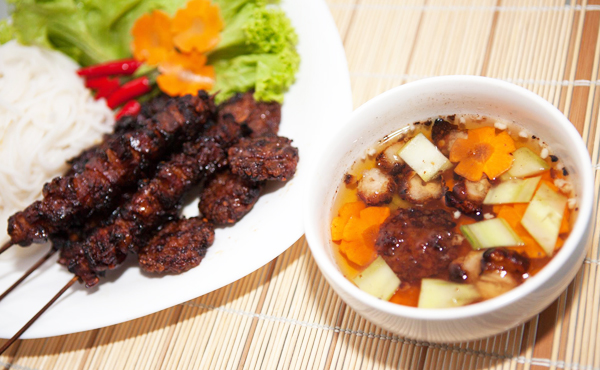 Bun cha - Hachis de porc grillé avec vermicelles de riz