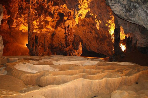 La grotte de Nguom Ngao La grotte de Nguom Ngao