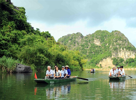 Complexe écologique et touristique de Tràng An, province de Ninh Binh.