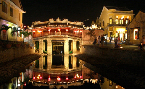 Le pont-pagode japonais - dans l'ancienne cité de Hôi An. Le pont-pagode japonais - dans l'ancienne cité de Hôi An.