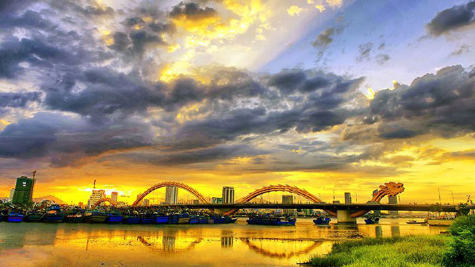 Pont de Dragon, Danang, Vietnam