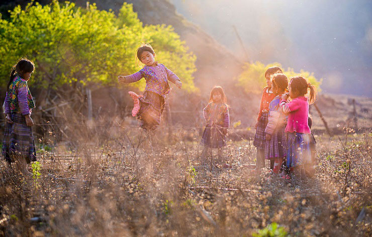 Enfants à Moc Chau, province du nord Vietnam