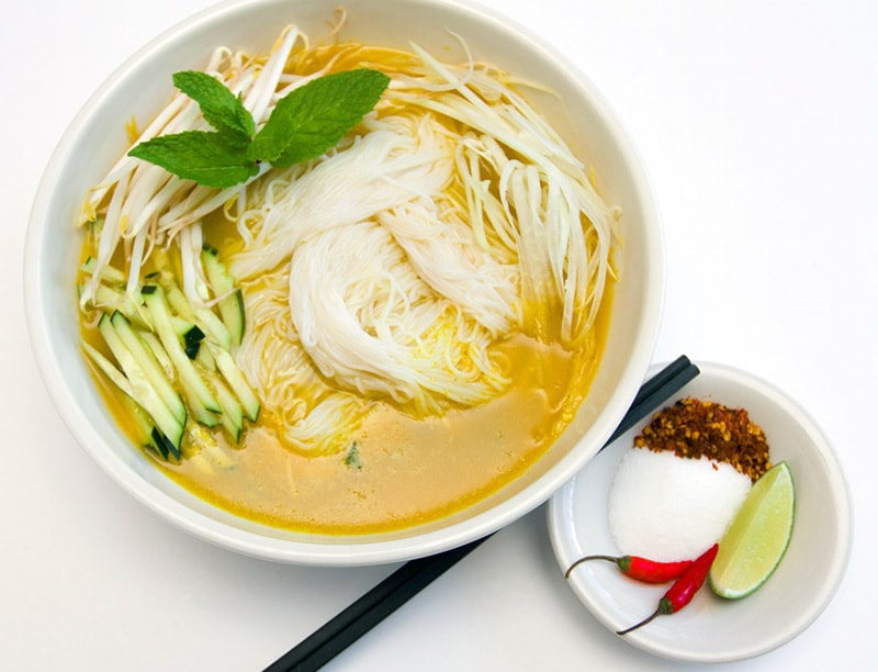 Nom banh chok – Soupe de vermicelles Khmère