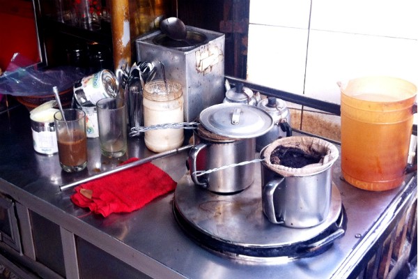 raquette en tissu pour faire du café guichet de cafe Saigon