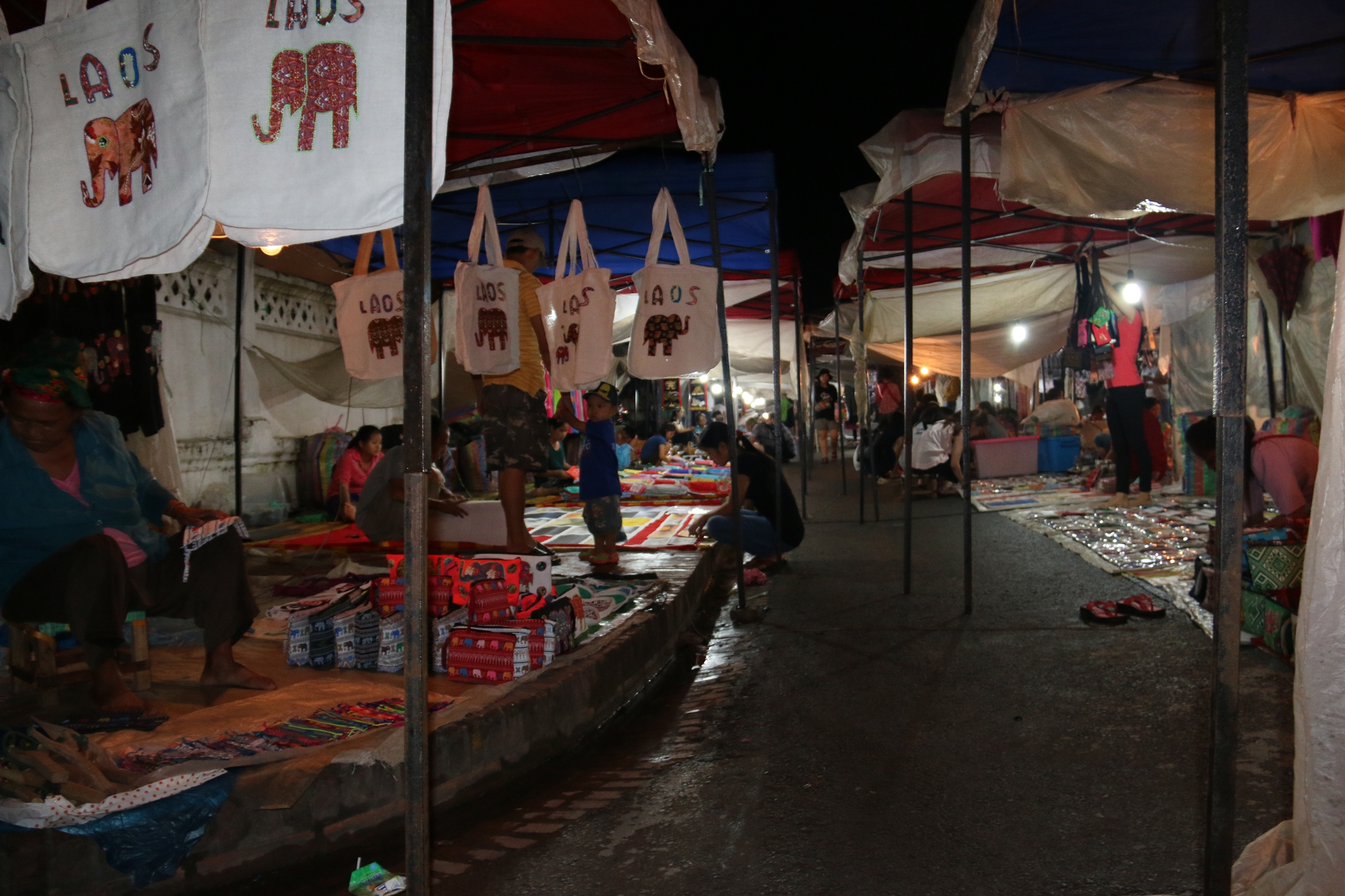 Marché de nuit à Luang Prabang 