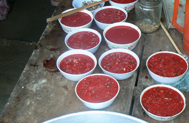 Du sang frais cagoulé Du sang frais cagoulé