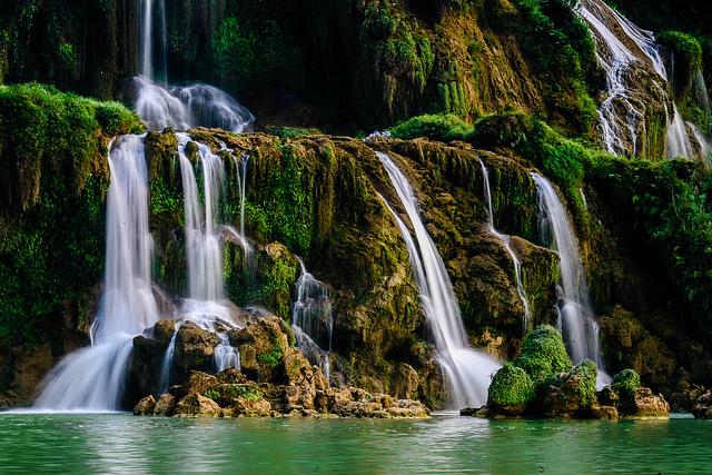 Les chutes d'eaux à Ban Gioc Les chutes d'eaux à Ban Gioc