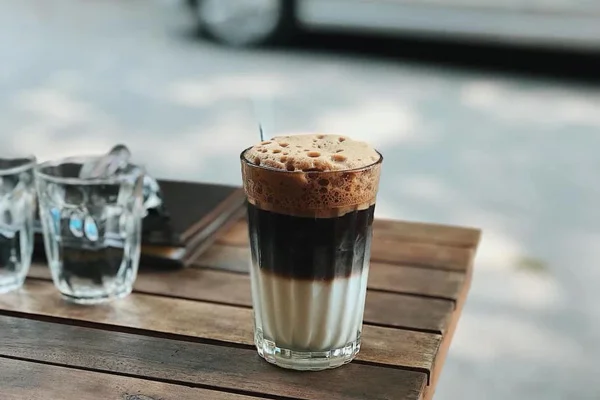 De nos jours, le bac xiu est ajouté avec du lait frais et de la crème épaisse pour augmenter son onctuosité.