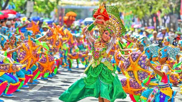 Impressions particulieres du carnaval d'Halong, Vietnam