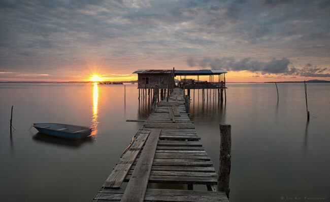 Kampong dans la saison des pluies au Cambodge