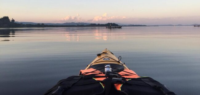 Kayak au lac Indawgyi