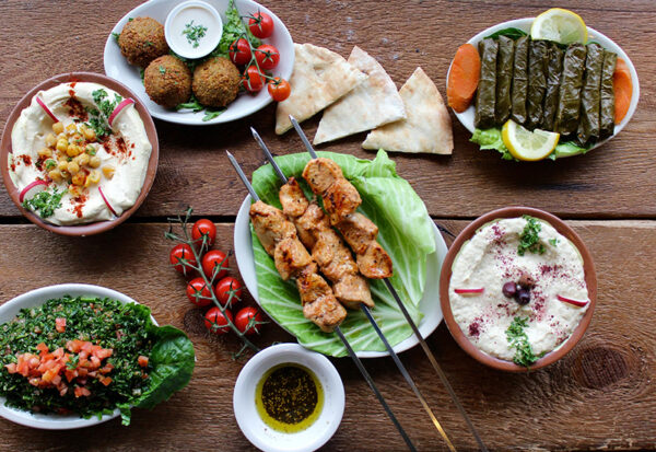 La nourriture du corps est la nourriture, tandis que la nourriture de l'âme nourrit les autres