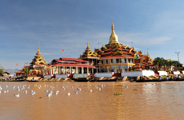 La pagode de Phaung Daw Oo