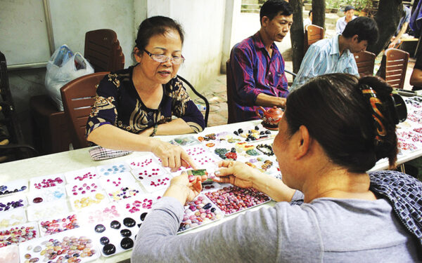 Marché de pierres naturelles de Luc Yen