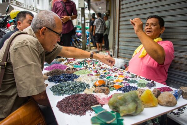 Marché de Mahar Aung Myay