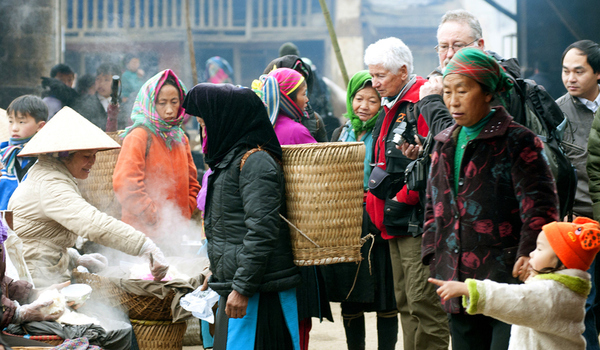 Marché ethnique au Vietnam