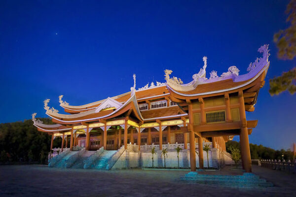 Temples célèbres au Vietnam Monastère de Truc Lam - Temple célèbre au Vietnam