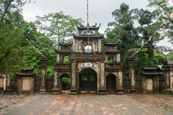 Temples célèbres au Vietnam Pagode des Parfums - Temple célèbre au Vietnam