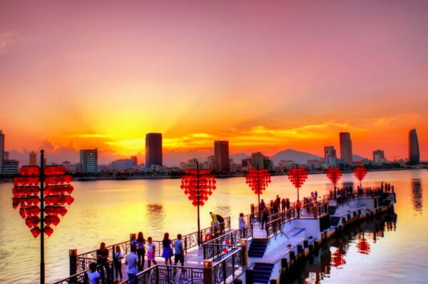 Pont d'amour à Da Nang