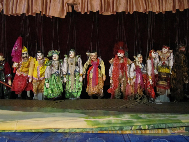 Profiter d’un spectacle de marionnettes au restaurant Nanda