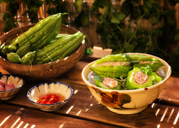 Soupe de courgettes amères farcies