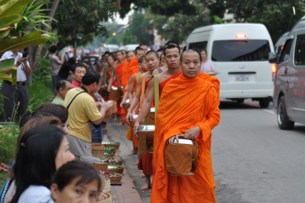 Tak Bat à Luang Prabang Laos